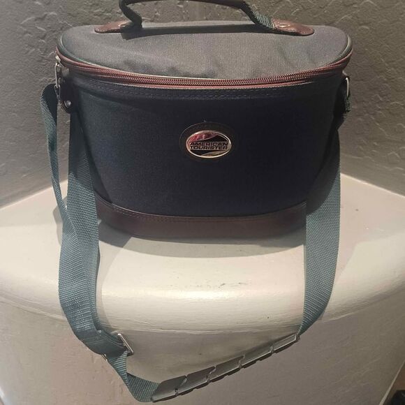 American Tourister Train Case Forest Green and Leather Soft sided 12x8"x8" - Picture 1 of 10